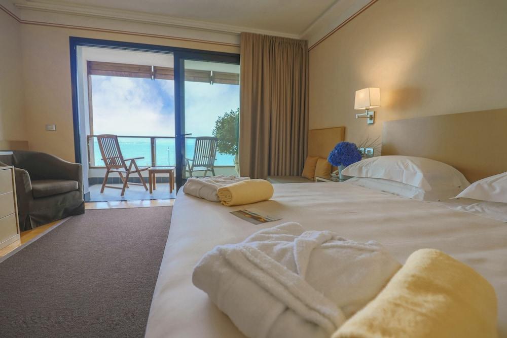 Hotel Acquaviva Del Garda Desenzano del Garda Esterno foto