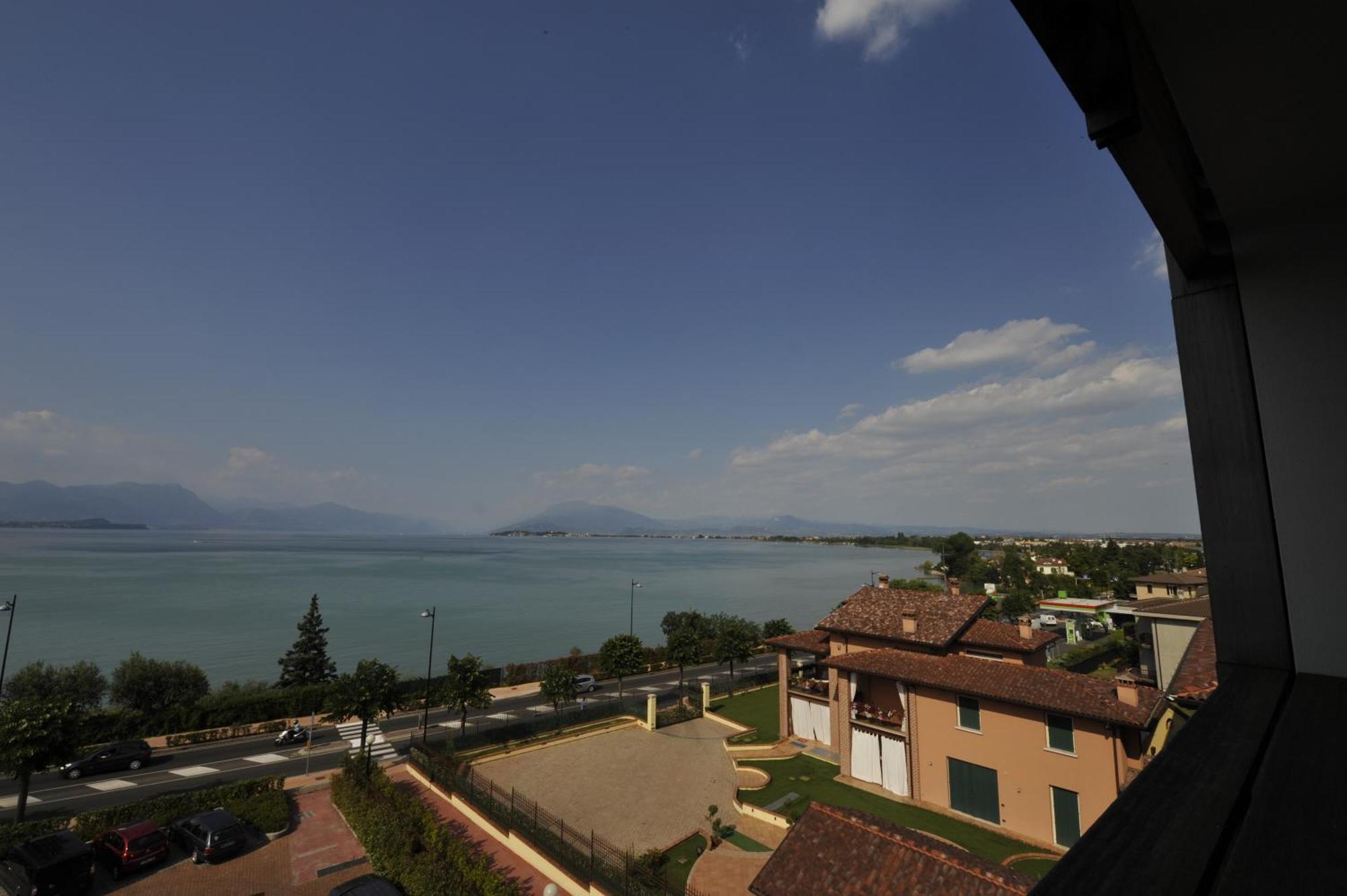 Hotel Acquaviva Del Garda Desenzano del Garda Esterno foto