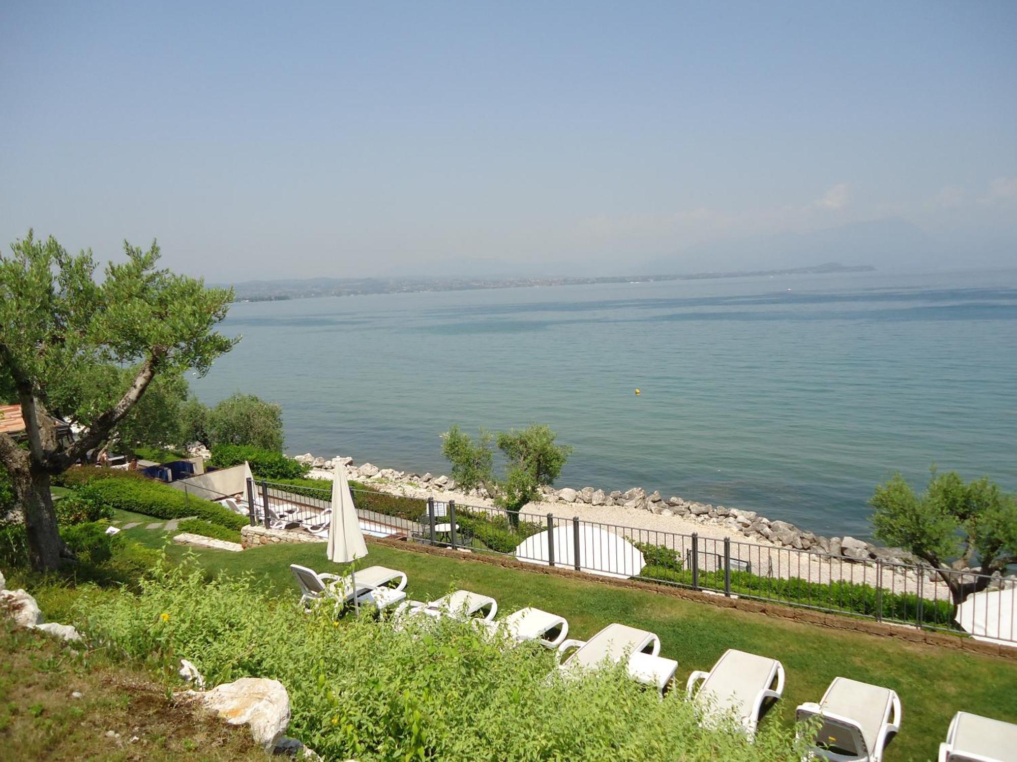 Hotel Acquaviva Del Garda Desenzano del Garda Esterno foto