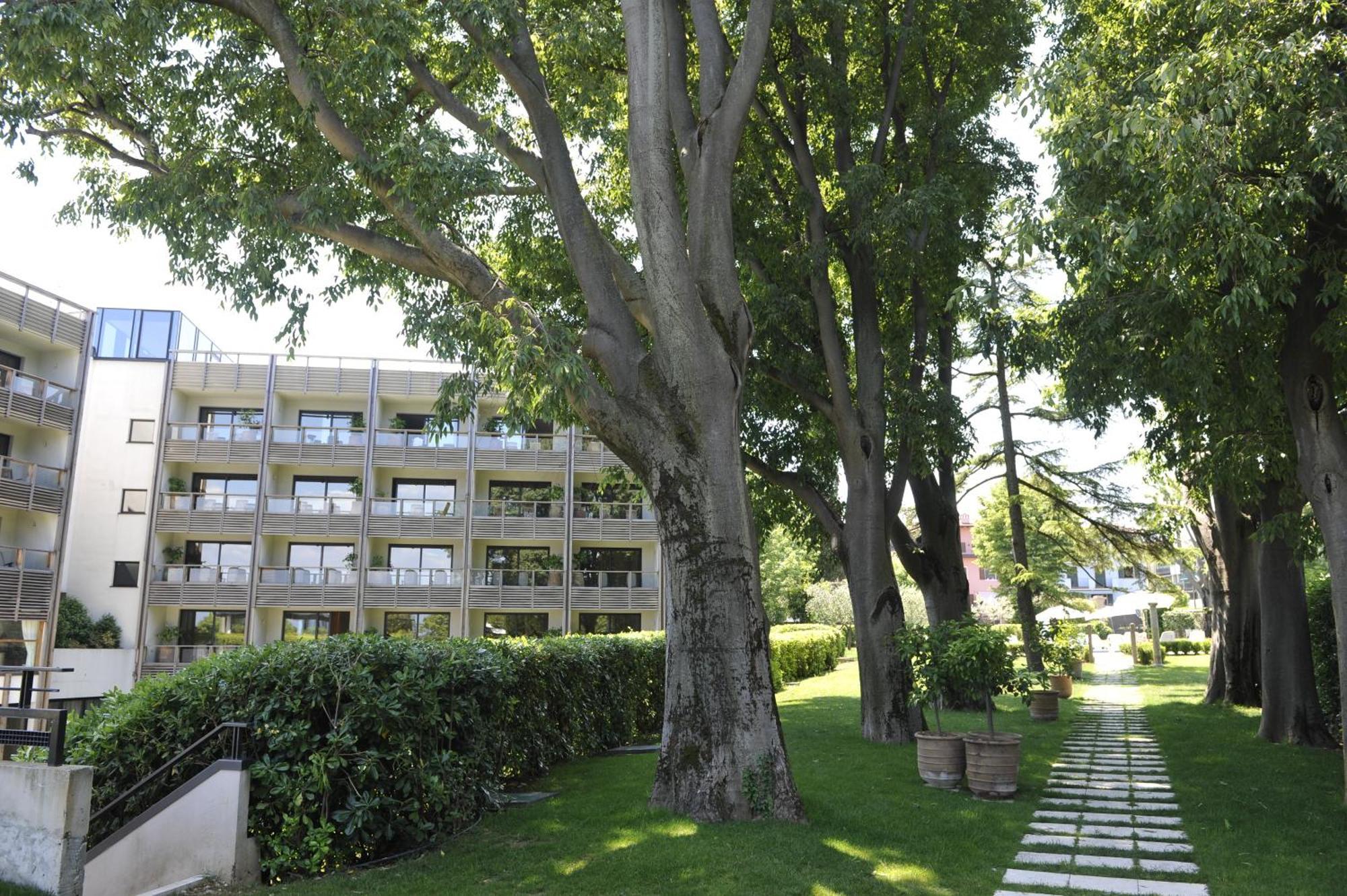 Hotel Acquaviva Del Garda Desenzano del Garda Esterno foto