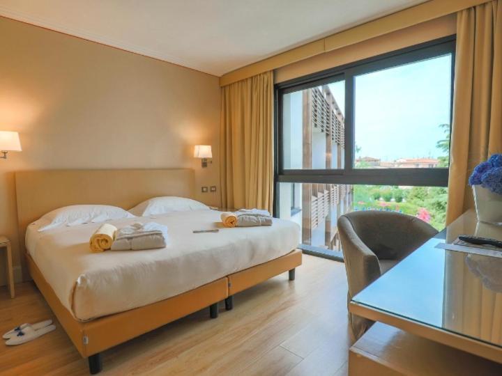 Hotel Acquaviva Del Garda Desenzano del Garda Esterno foto